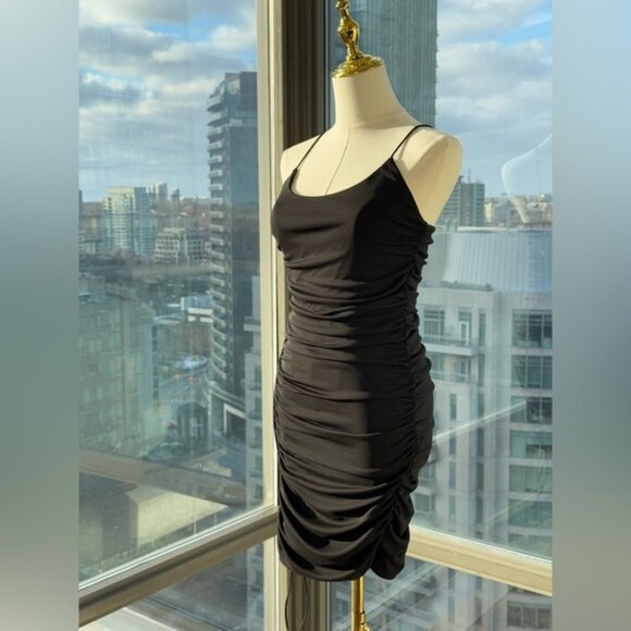 🆕 ALICE + OLIVIA 🧿 NWOT Siriana Ruched Mini Bodycon Dress, Black - Sz 10 - Picture 7 of 14